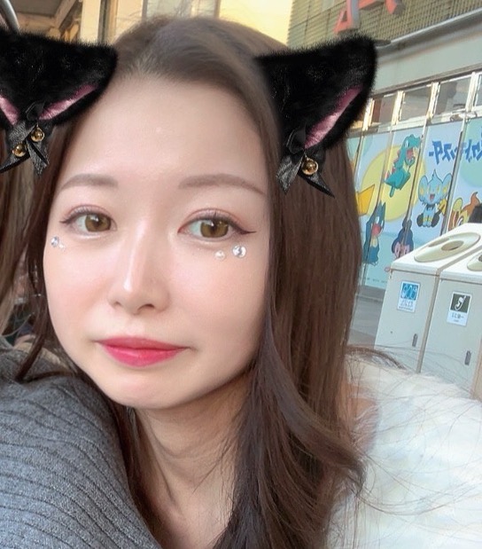 二重埋没後1週間のメイクをした写真