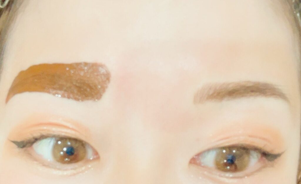 眉毛アートメイク直後の写真